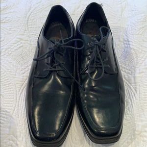Men’s shoes black size 12 memory foam